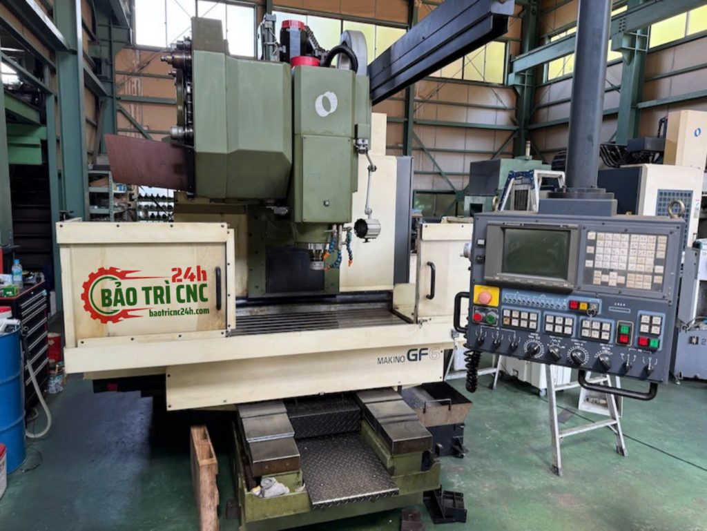 Máy phay cũ Makino GF6 BT50