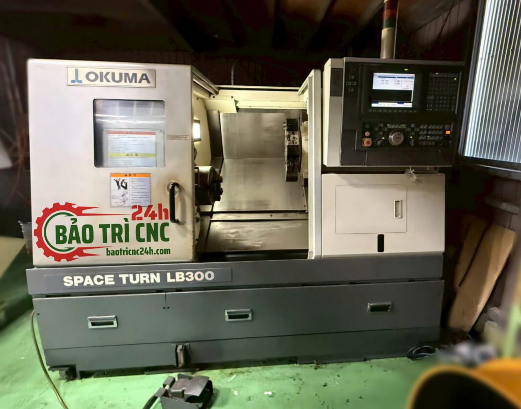 Máy tiện CNC Okuma LB300T