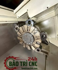 Máy tiện CNC Okuma LB300T