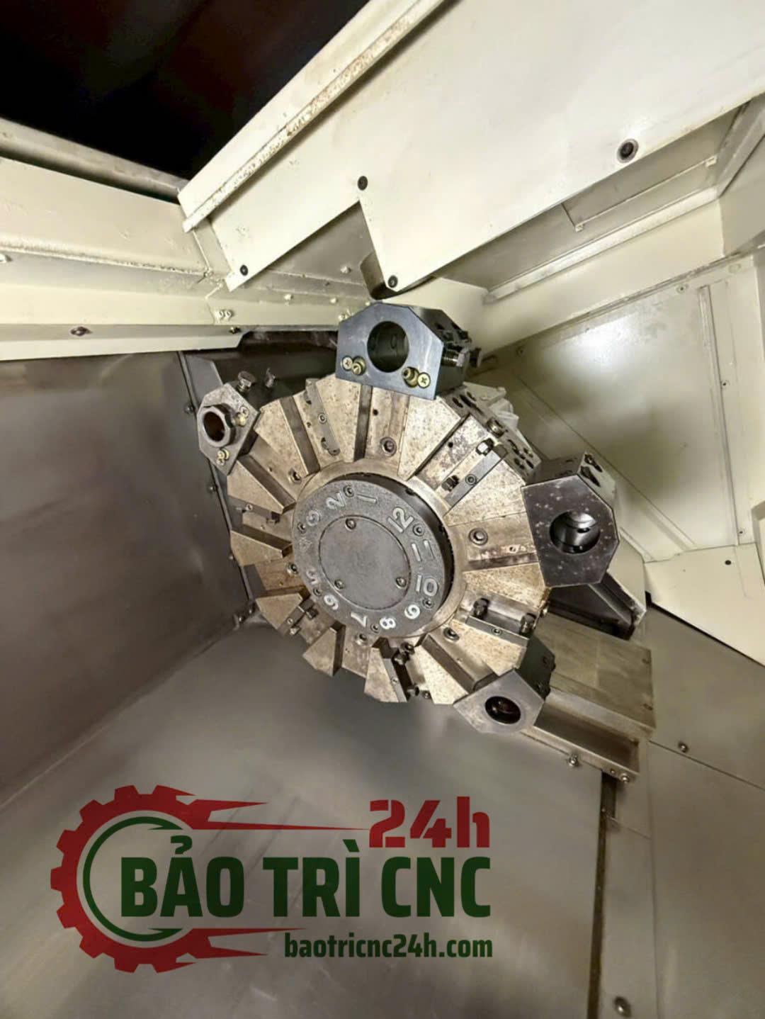 1d2bf211e1006e5e3711 Máy tiện CNC Okuma LB300T